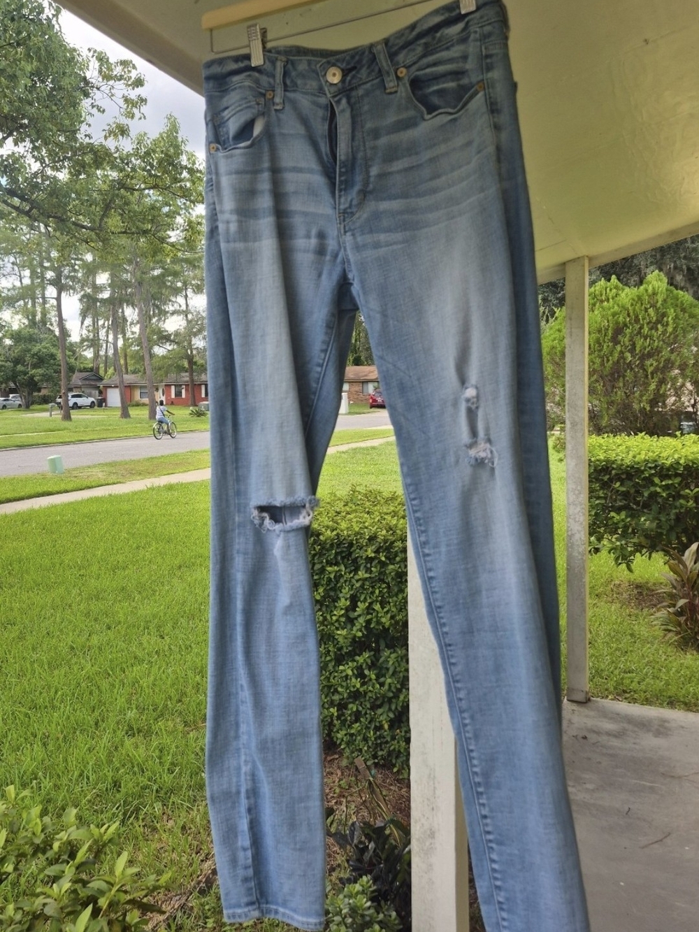 American Eagle Distressed Jeans